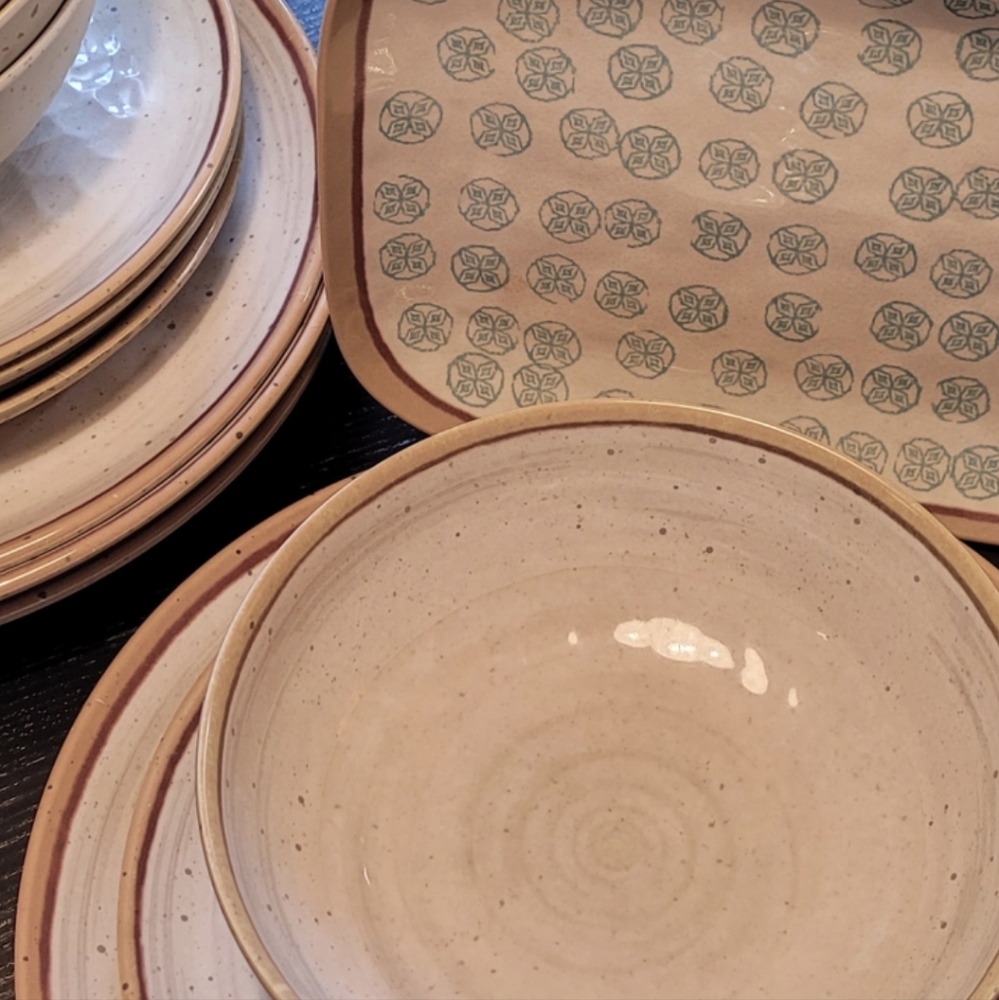 Food Network Melamine Dinner Set